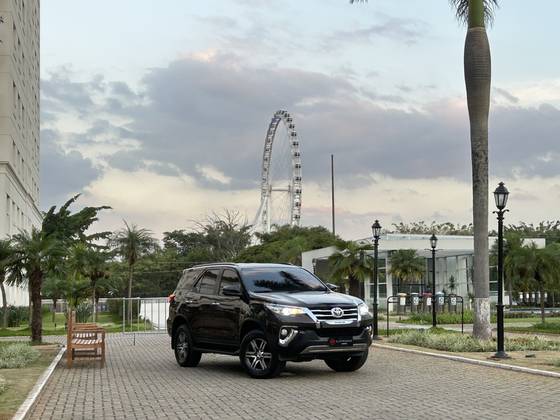 TOYOTA HILUX SW4 2.7 SRV 7 LUGARES 4X2 16V FLEX 4P AUTOMÁTICO